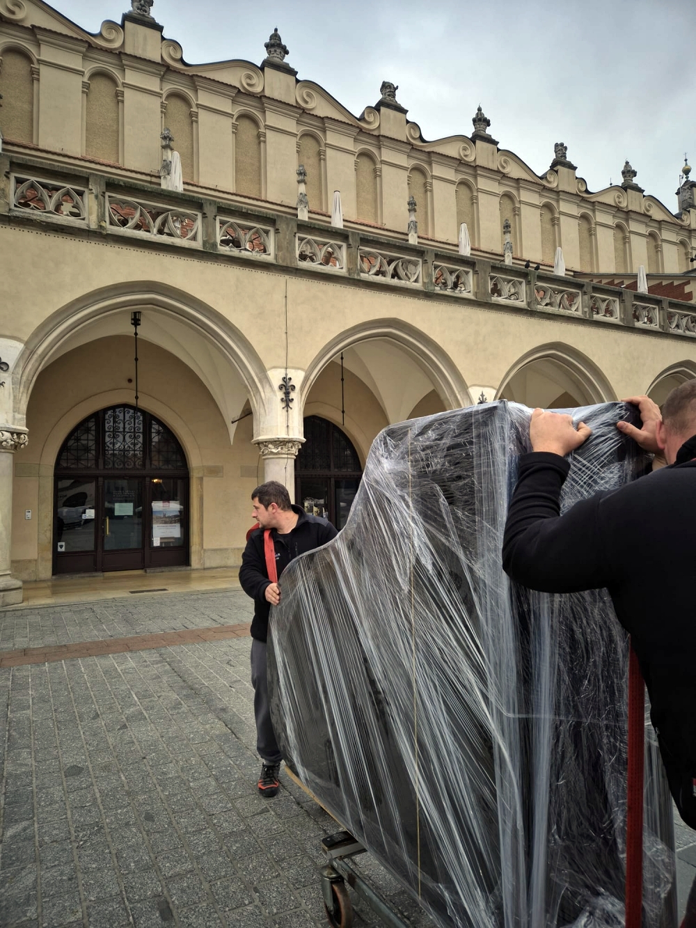 Przewóz pianina do mieszkania — Warszawa, PianoTrans