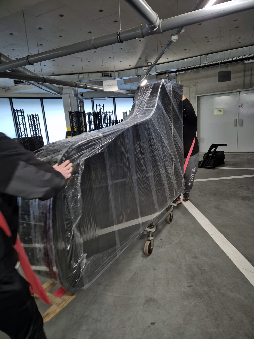 Zabezpieczenie fortepianu do transportu — specjalistyczne pasy i koce, Wrocław