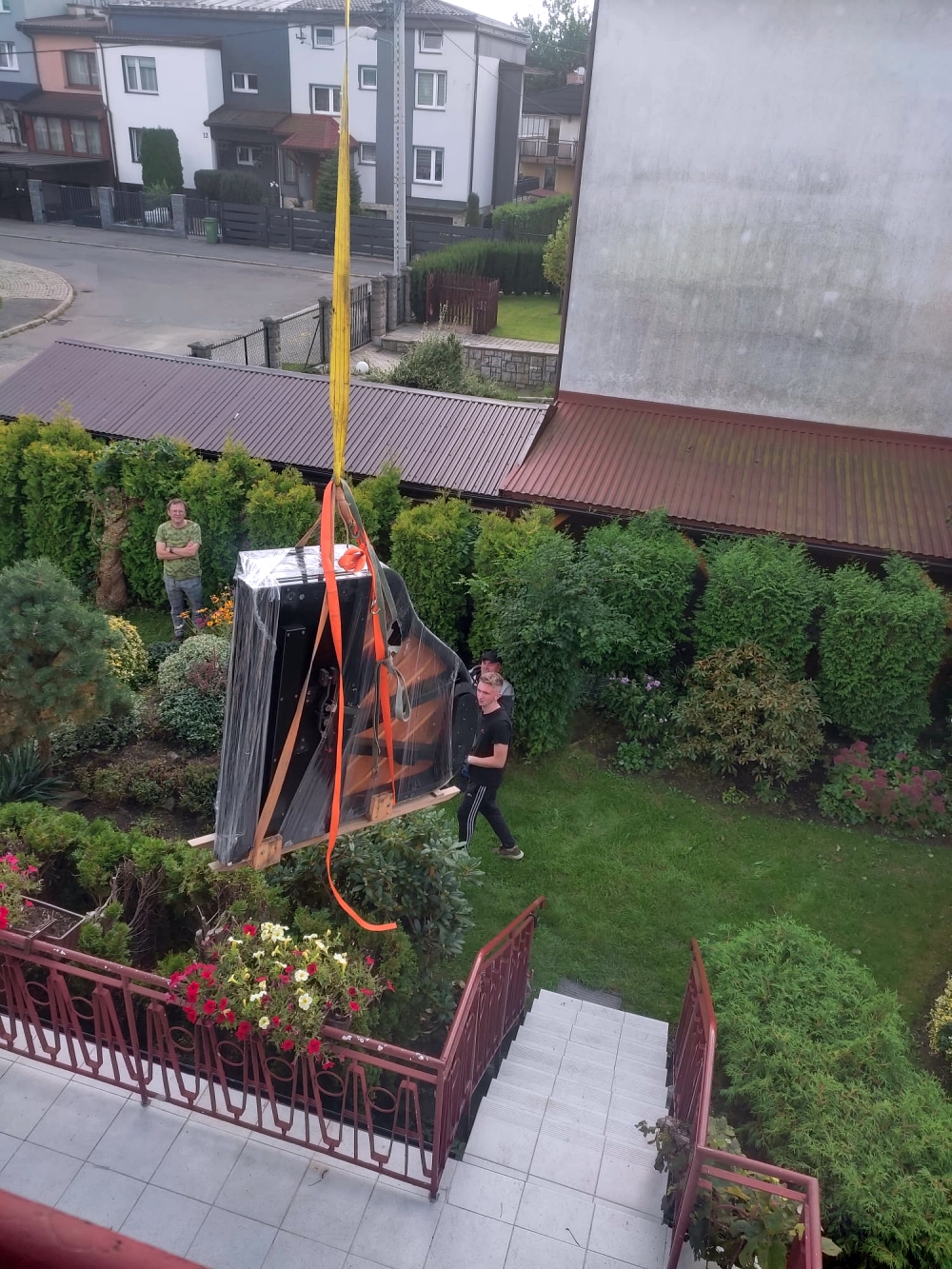 Dostawa pianina pod wskazany adres — Poznań, transport instrumentów PianoTrans